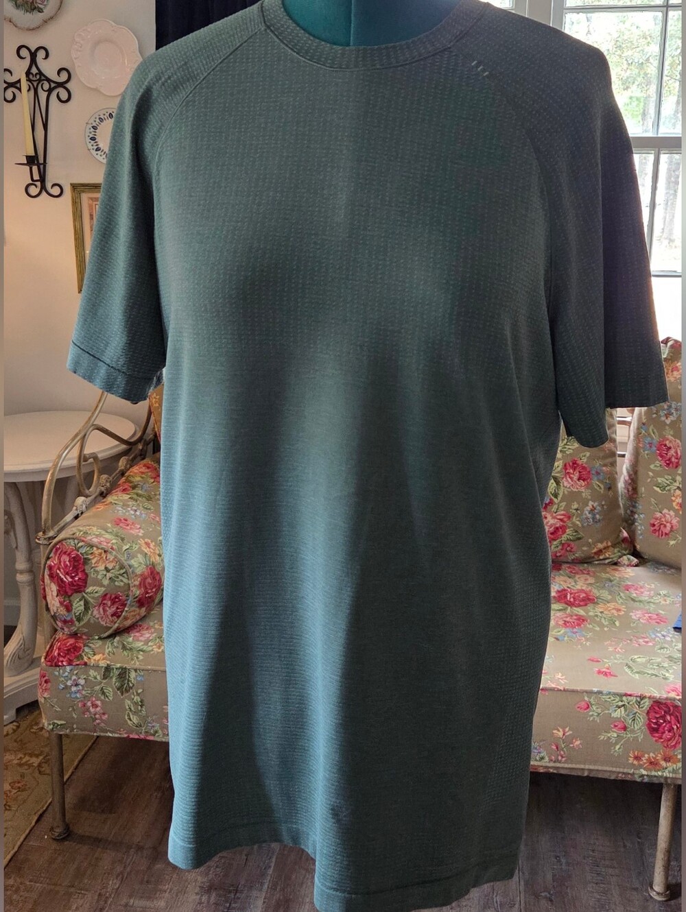 Mens Lululemon Metal Vent Tech Athletic Shirts Blue And Green XL